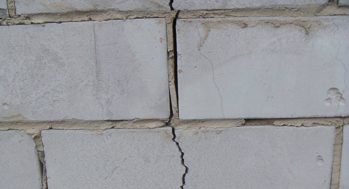 Трещины в бетоне: причины появления, способы заделки