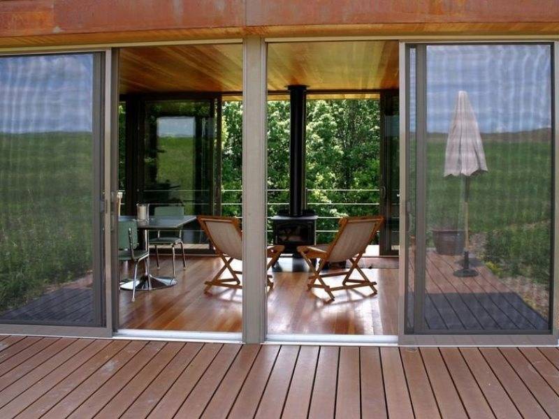 Как сделать окна для веранды и террасы на дачу и в частный дом? какие выбрать деревянные или пластиковые? обзор и советы +видео
