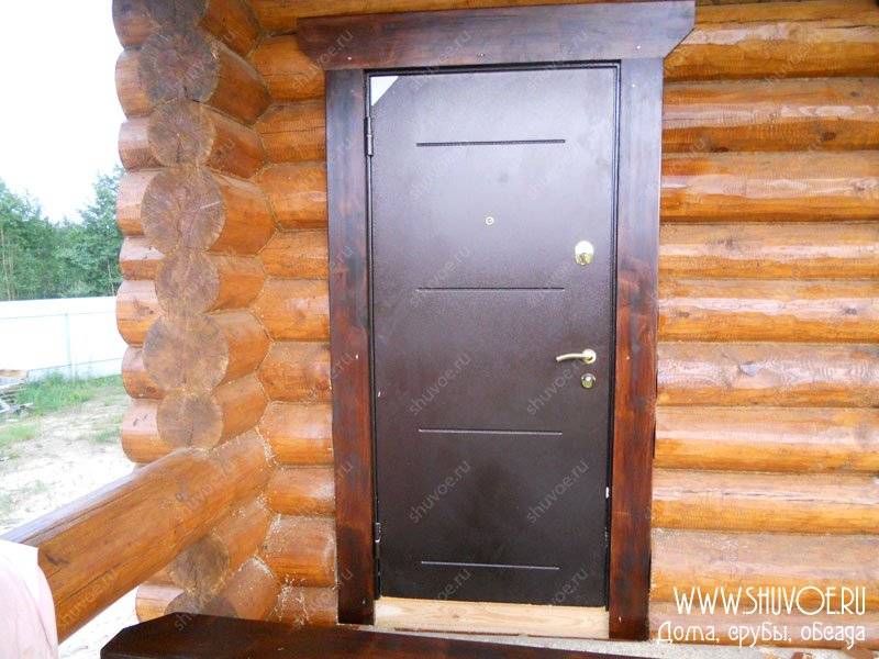 Виды деревянных дверей для бани