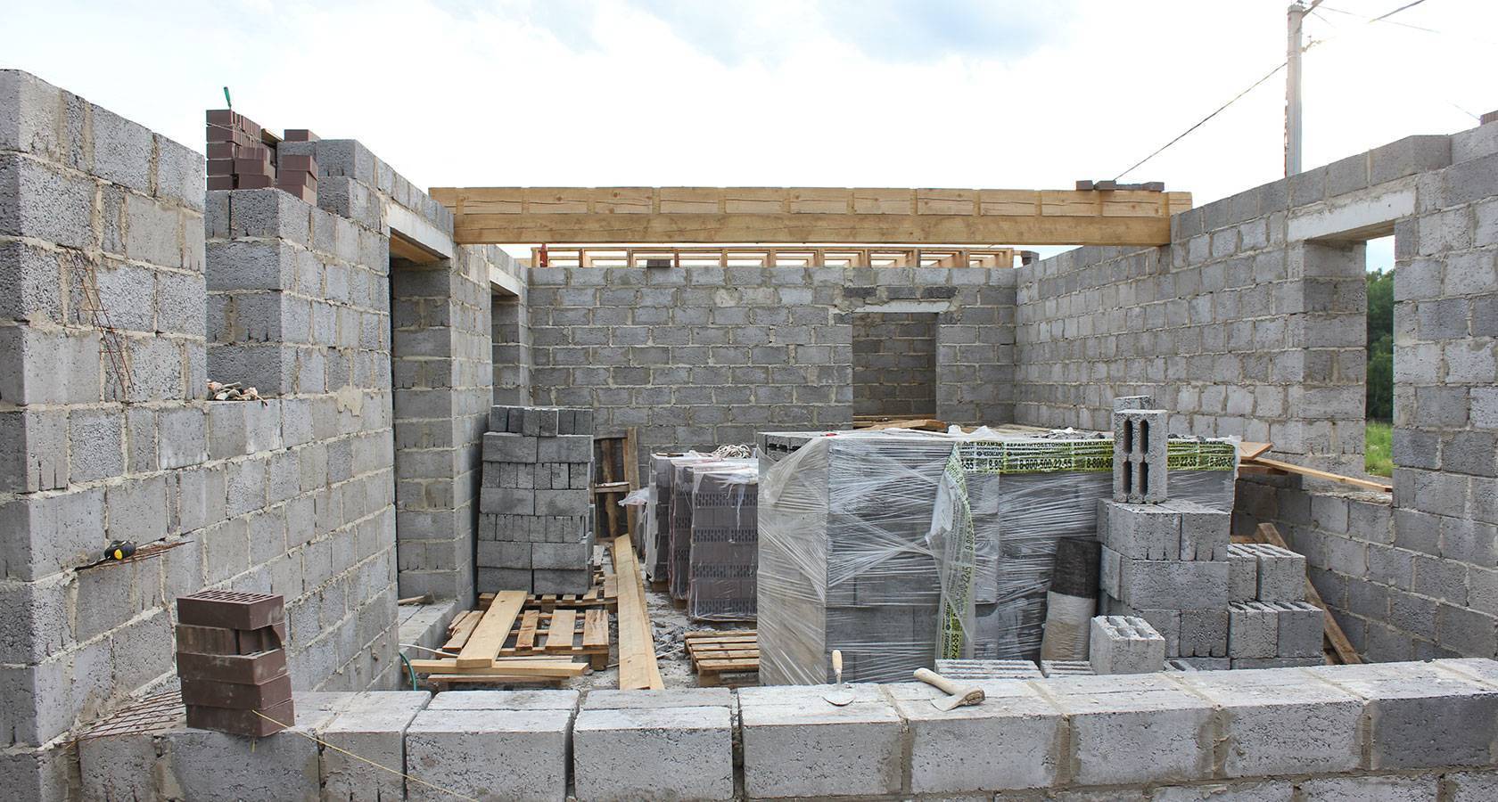 Дом из керамзитобетонных блоков: проекты, а также плюсы, минусы и особенности строительства