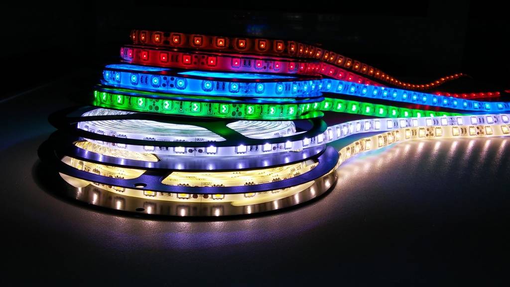 11 лучших производителей светодиодных лент