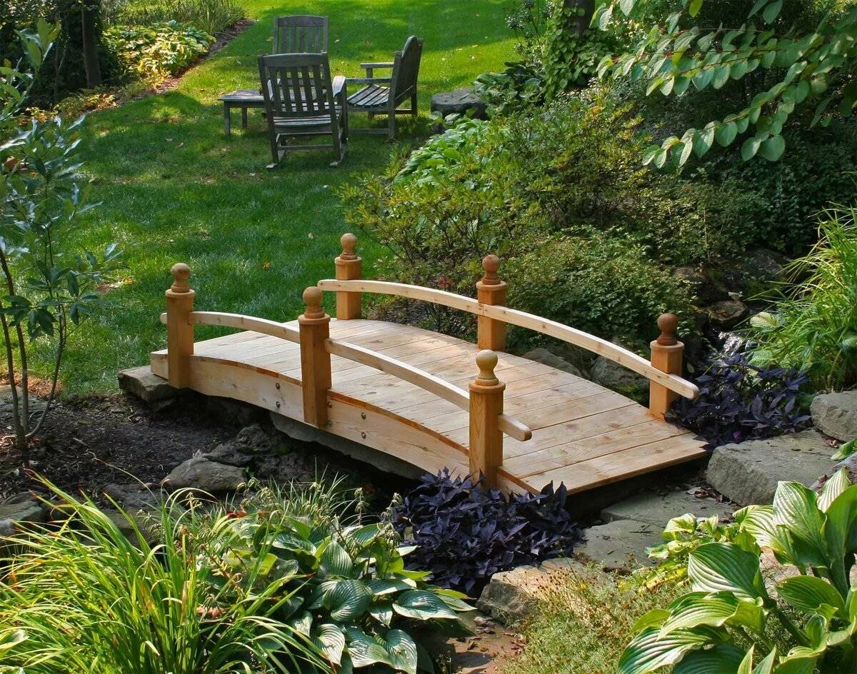 Декоративный мостик в ландшафтном дизайне сада: из чего построить и как оформить, украсить
