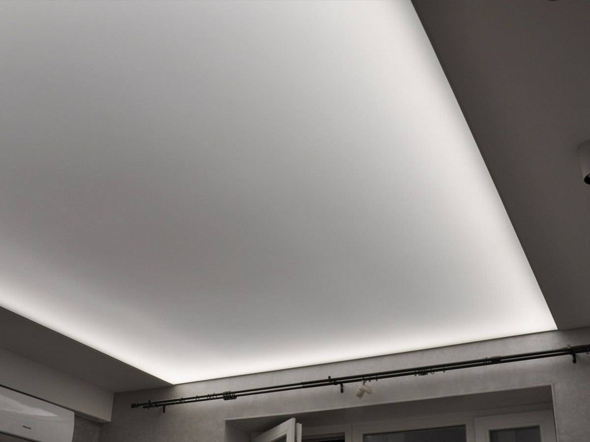 Полупрозрачные натяжные потолки - особенности и нюансы подсветки
