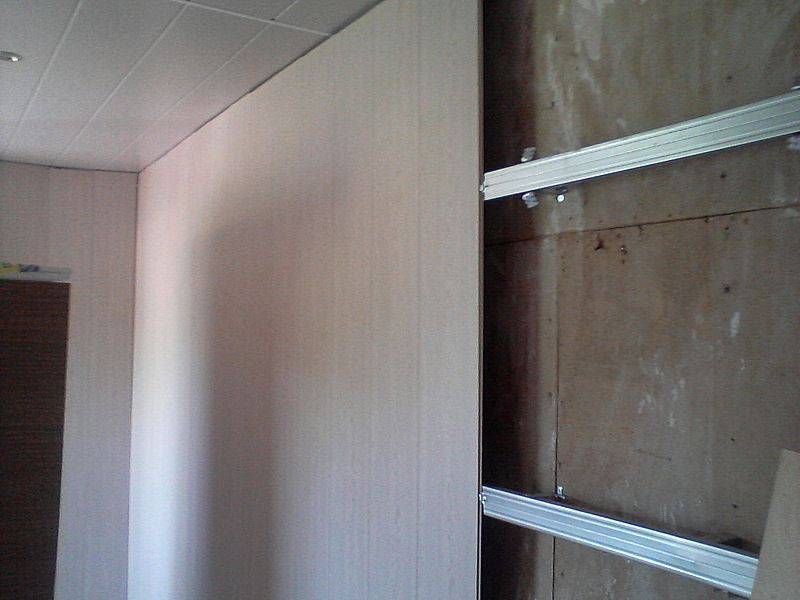 Отделка стен пвх панелями: особенности применения, инструкция по монтажу