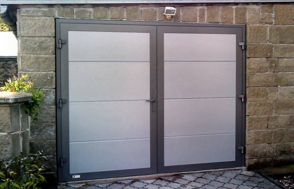 Выбираем ворота для гаража: подъемные, секционные, распашные, рулонные, автоматические