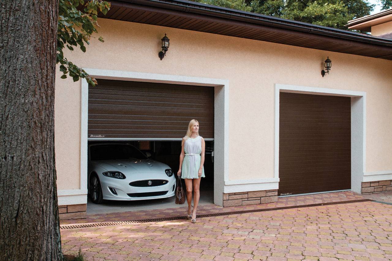Как правильно выбрать ворота для гаража в частном доме