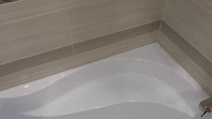 Как заделать стык между ванной и плиткой — фото и пошаговая видео