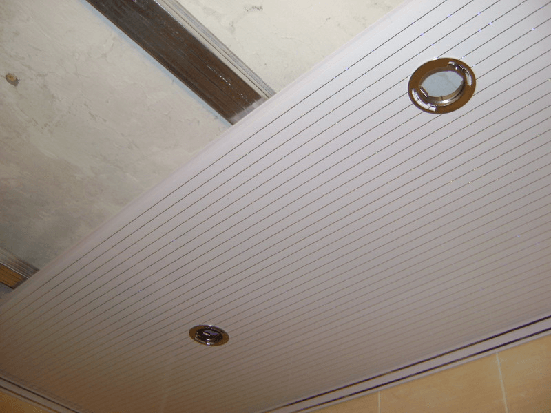 Ремонт потолка на кухне пластиковыми панелями – как выполнить? + видео