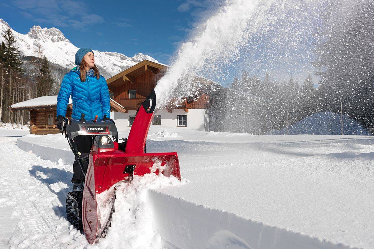 Как выбрать оптимальный снегоуборщик: параметры для выбора, бензиновый или электрический, популярные модели