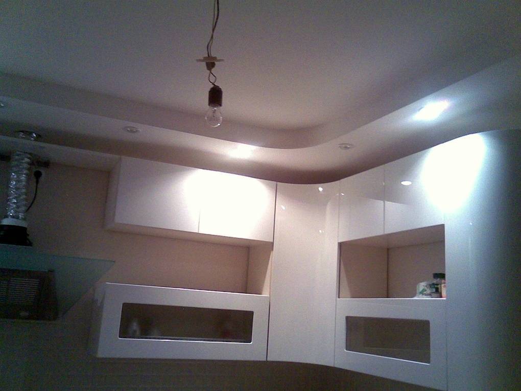 Двухуровневые потолки из гипсокартона для кухни (53 фото) — двухуровневый потолок с подсветкой