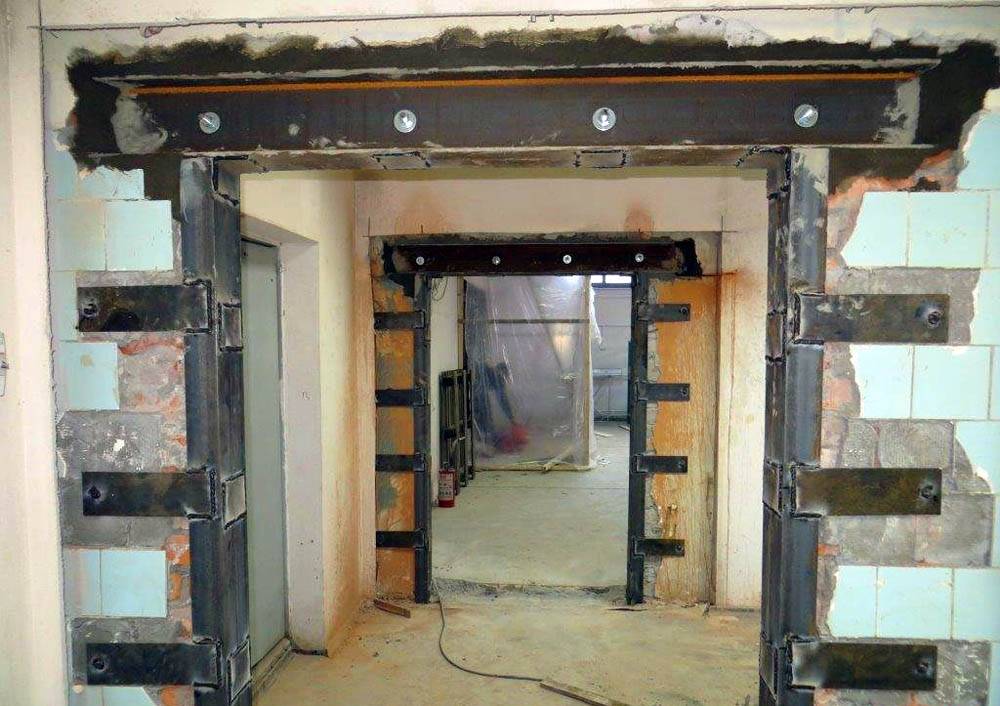 Усиление проемов швеллером и уголком – дверного и оконных проемов в несущих стенах