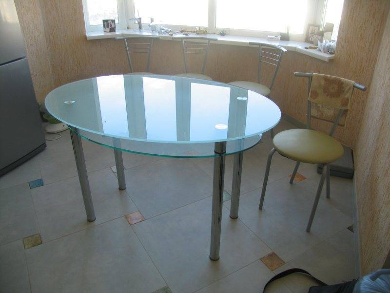 Стеклянный стол на кухню: круглый, прямоугольный, овальный (45 фото) - все об инженерных системах