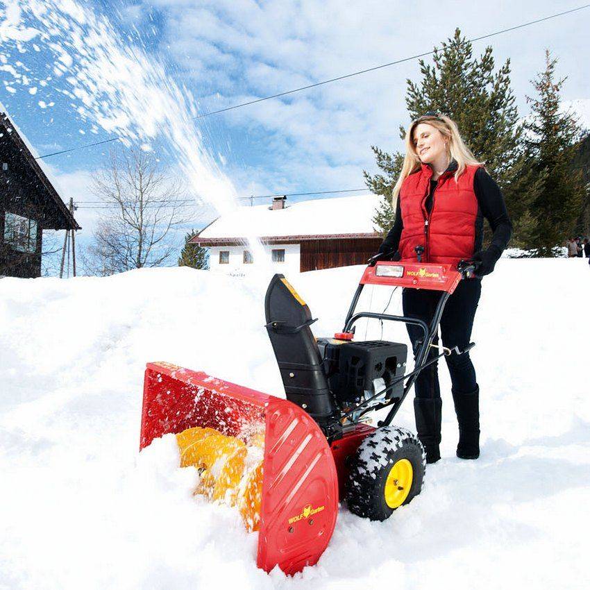 Как выбрать снегоуборщик для частного дома: обзор моделей, технические характеристики, плюсы и минусы