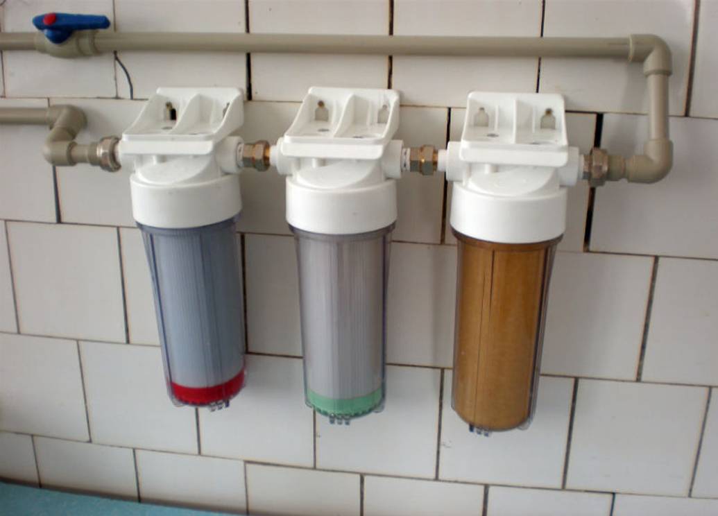 Бытовой фильтр для воды: как работает, как выбрать под мойку