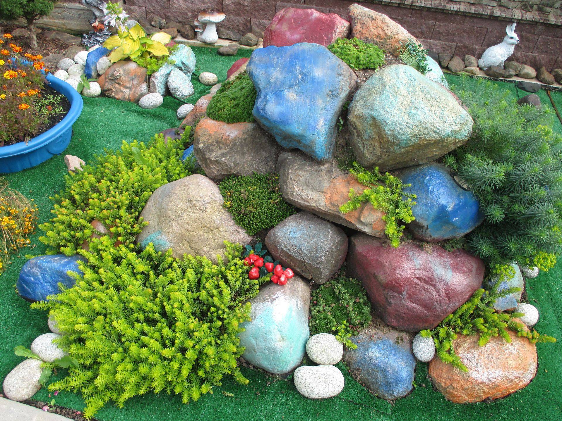 Цветочная клумба из камней: фото и видео примеры постройки и оформления каменной клумбы