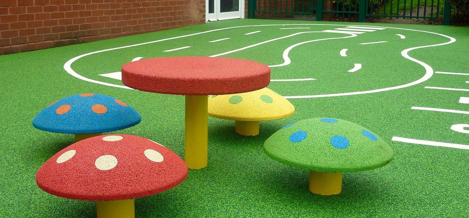 Чем покрыть детскую площадку на даче: выбор покрытия, трава и резиновая плитка