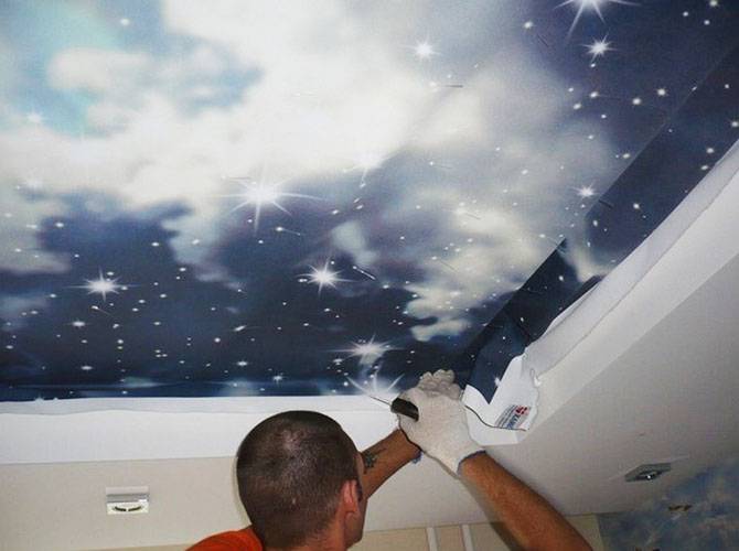 Обои на потолок небо и звездное небо, инструкция по оклейке своими руками, видео процесса, фото