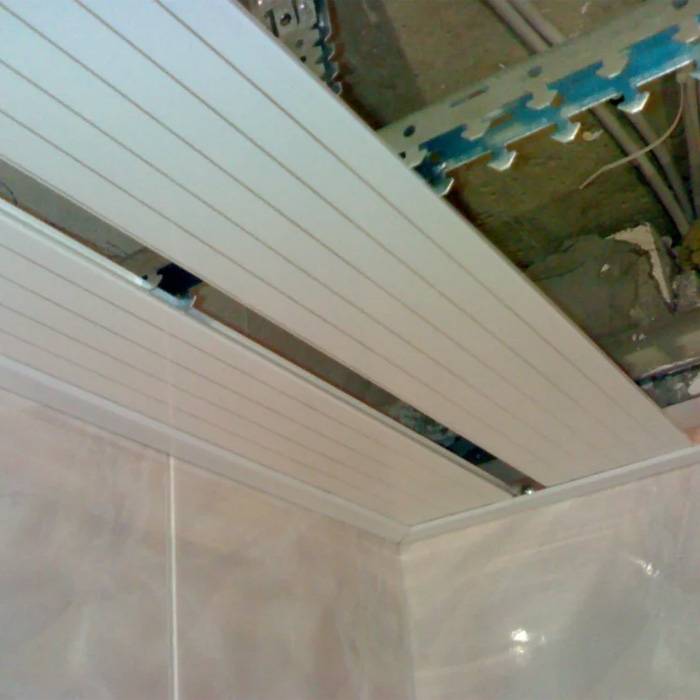 Демонтаж подвесного потолка: как разобрать реечный потолок, как снять конструкцию из пластиковых панелей своими руками