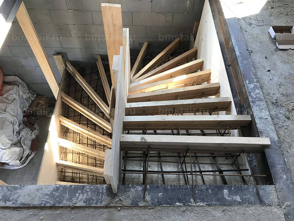 Как сделать опалубку для бетонной лестницы своими руками — пошаговая инструкция