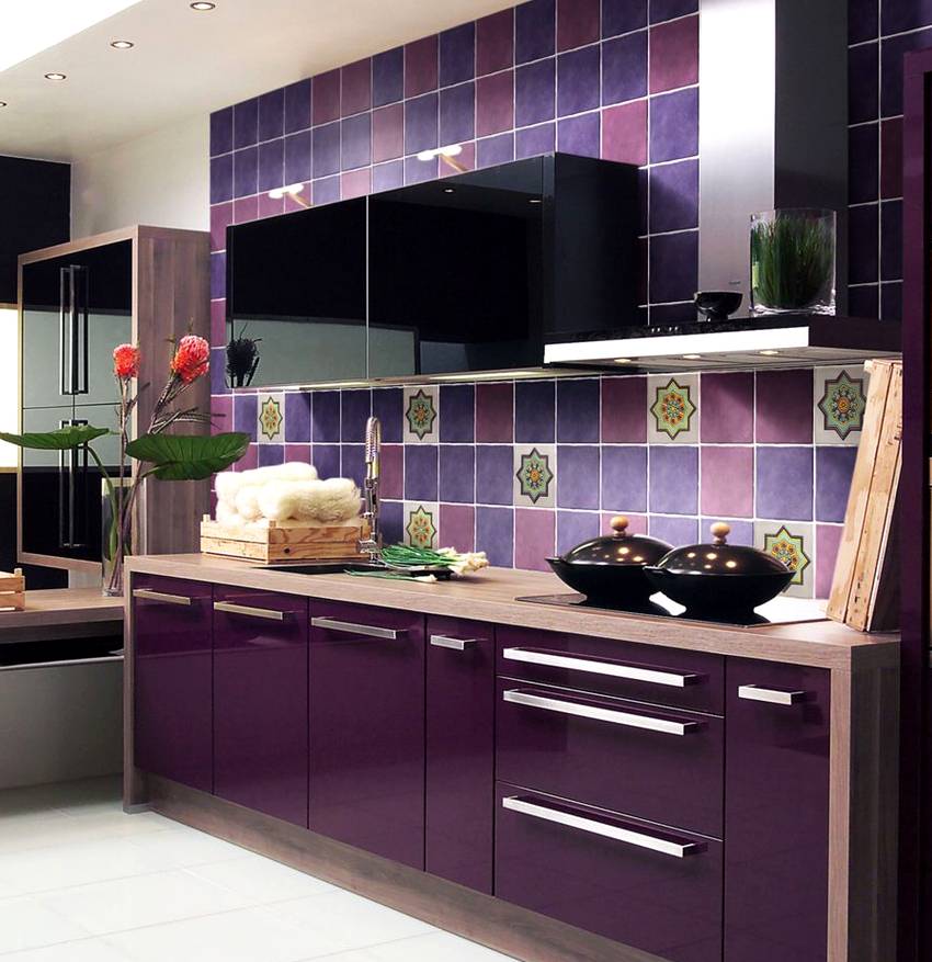 Дизайн кухни цвета баклажан: советы по оформлению, 30+ реальных фото примеров