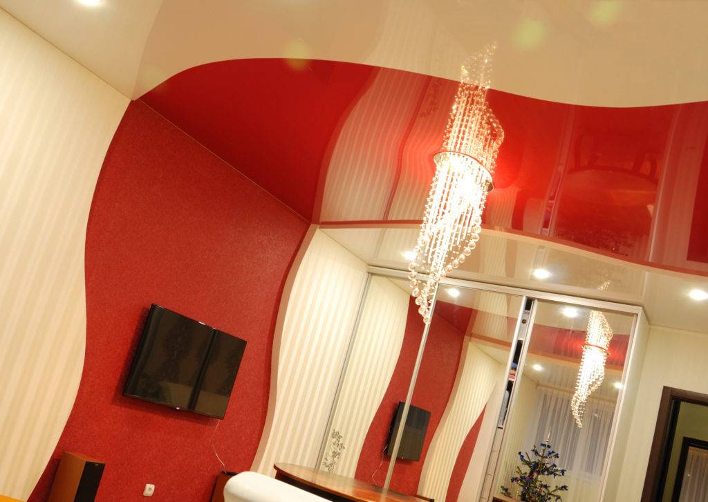 Натяжные потолки (120 фото) - дизайн натяжного потолка в гостиной, кухне, ванной и спальне