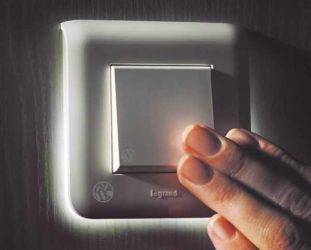 Почему мигает свет в квартире: причины, что делать