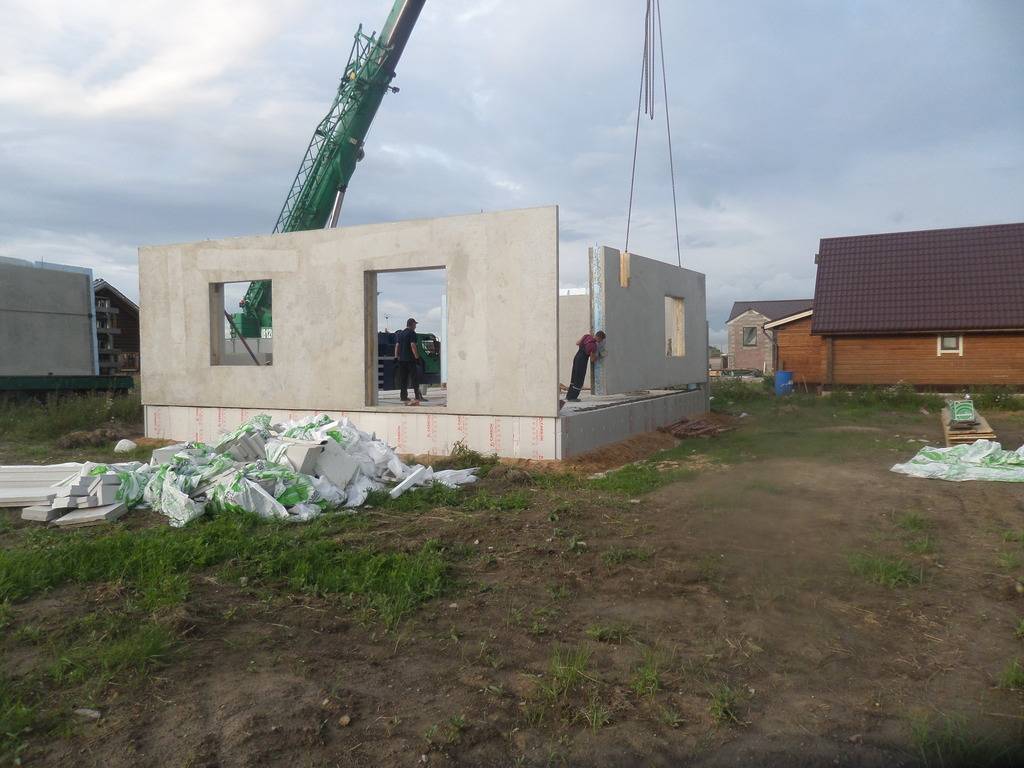 Строительство домов для постоянного проживания из бетонных панелей в санкт-петербурге