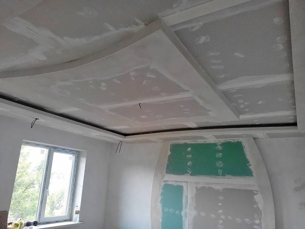 Как шпаклевать потолок из гипсокартона
