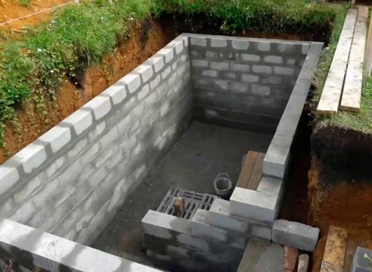 Строительство погреба и подвала из керамзитобетонных блоков