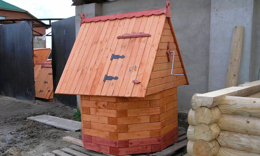 Строим домик для колодца