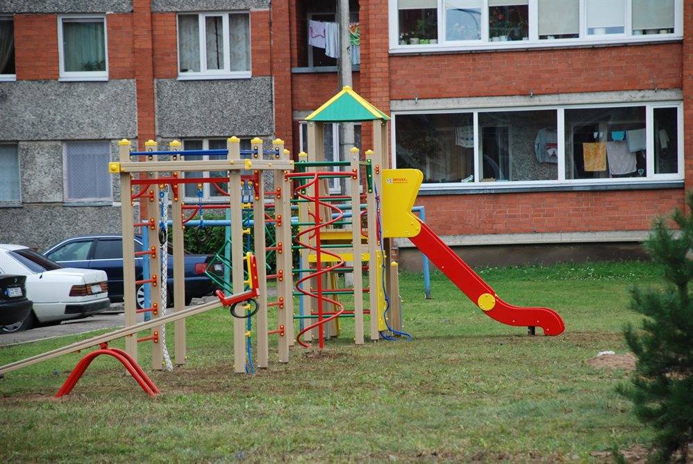 Какие требования предъявляются к детским площадкам на придомовой территории?
