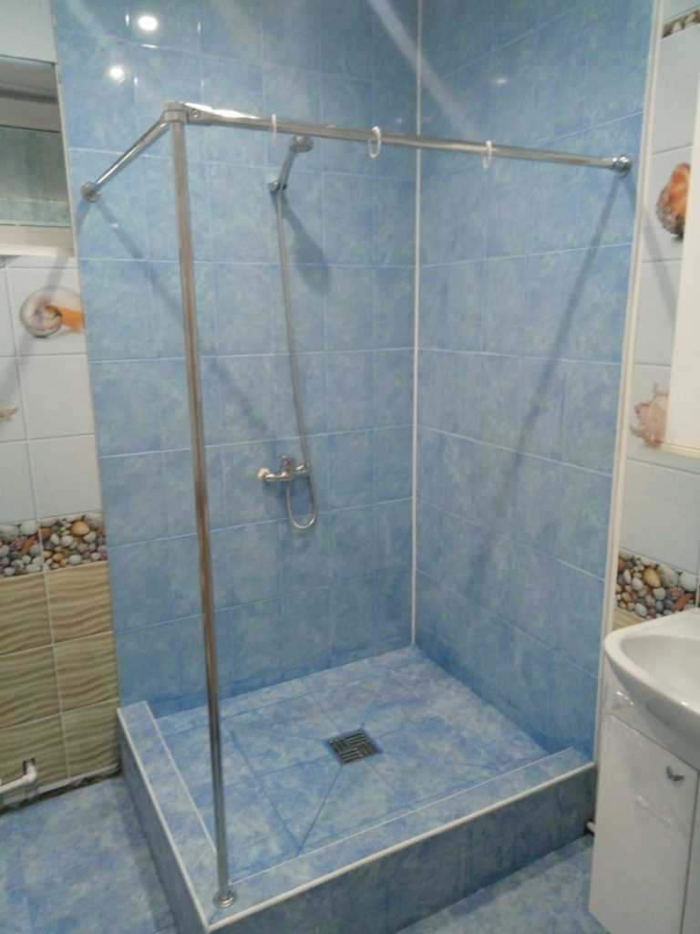 Душевая или душ в ванной без душевой кабины и поддона: фото и советы