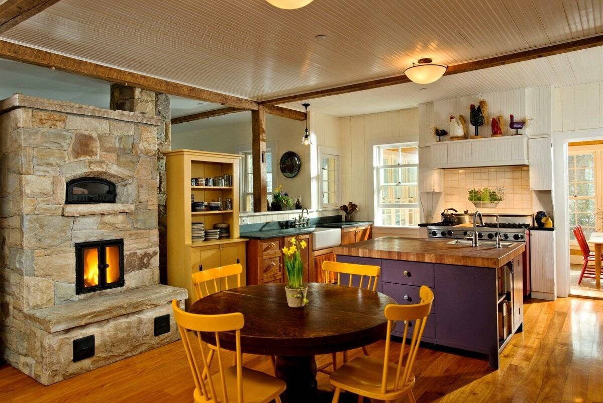 Кухня с печкой в частном доме: дизайн интерьера в деревенском и частном доме, особенности обустройства при наличии печки
