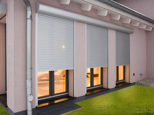 Рулонные шторы: 80 фото в интерьере, современные идеи оформления окна