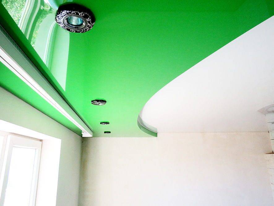 Зеленый натяжной потолок - в каком интерьере будет смотреться
