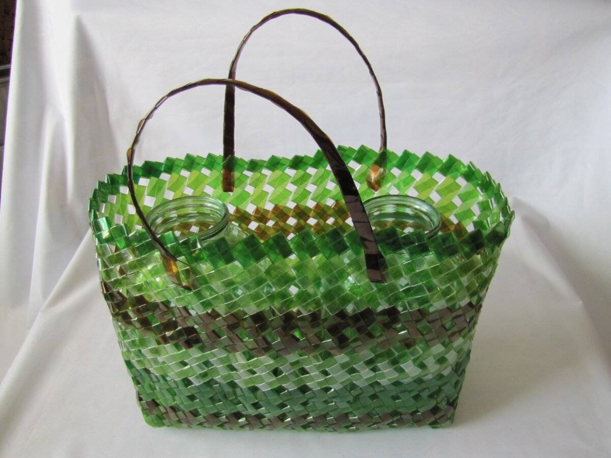 Плетение корзин из пластиковых бутылок: мастер-класс :: syl.ru
