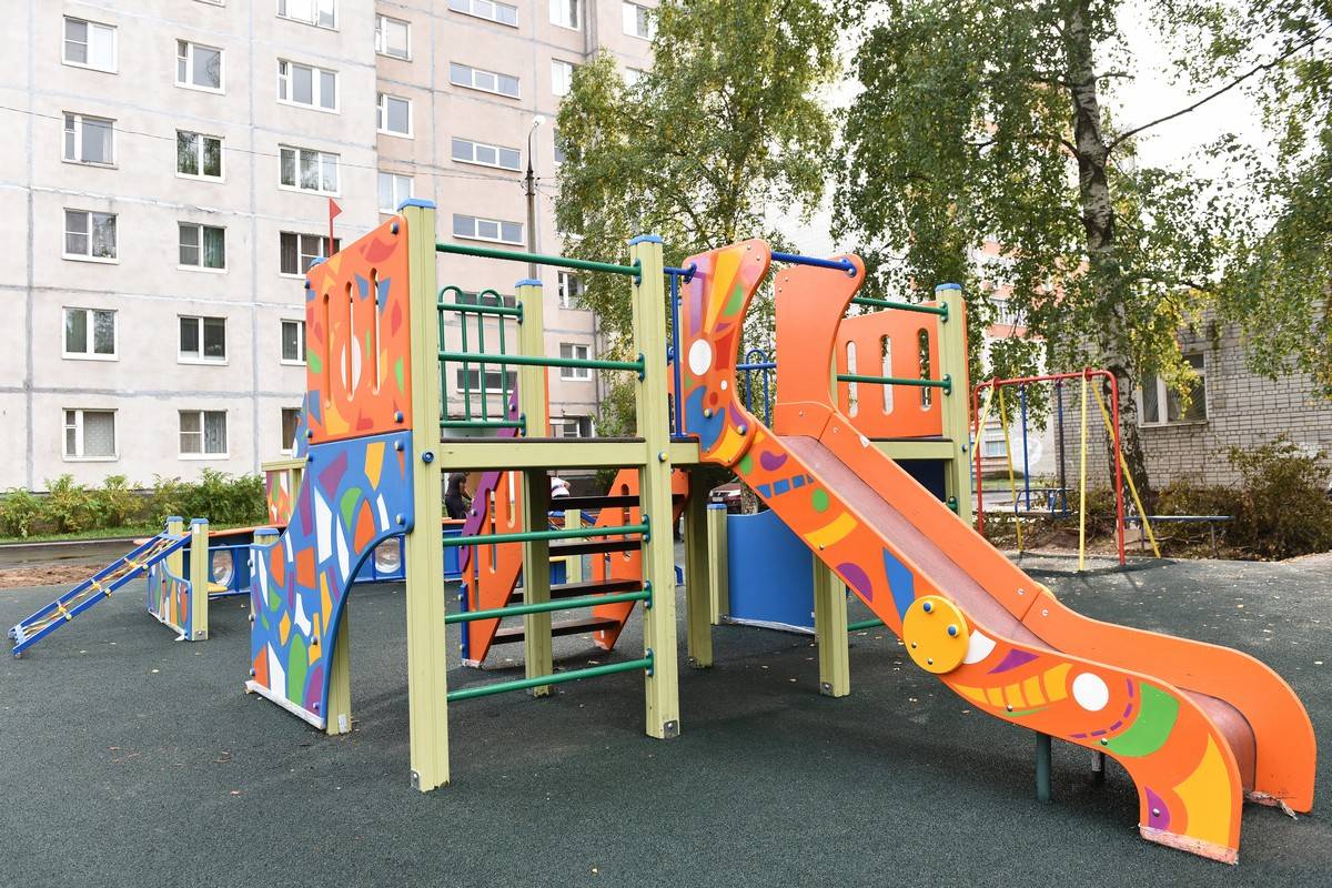 Как заказать строительство детской площадки во дворе