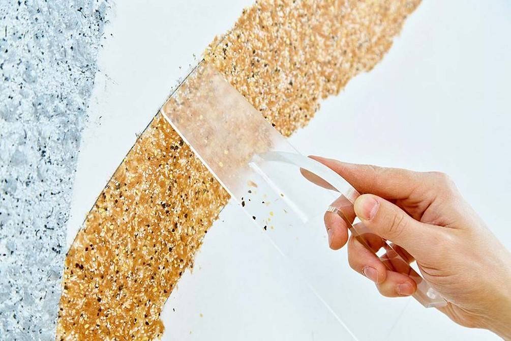 Как снять жидкие обои со стен в домашних условиях: варианты, как быстро удалить, средства для снятия и рекомендации по удалению