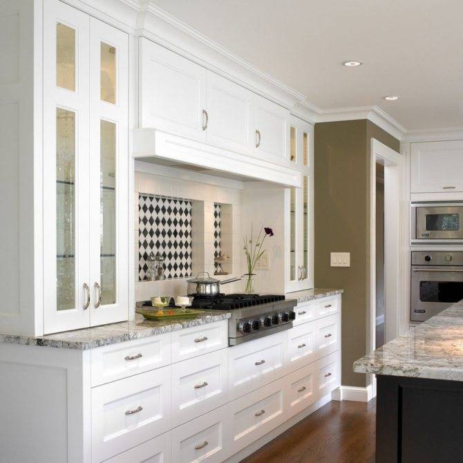 Кухня-ниша в квартире: дизайн, формы и расположение, цвет, варианты освещения