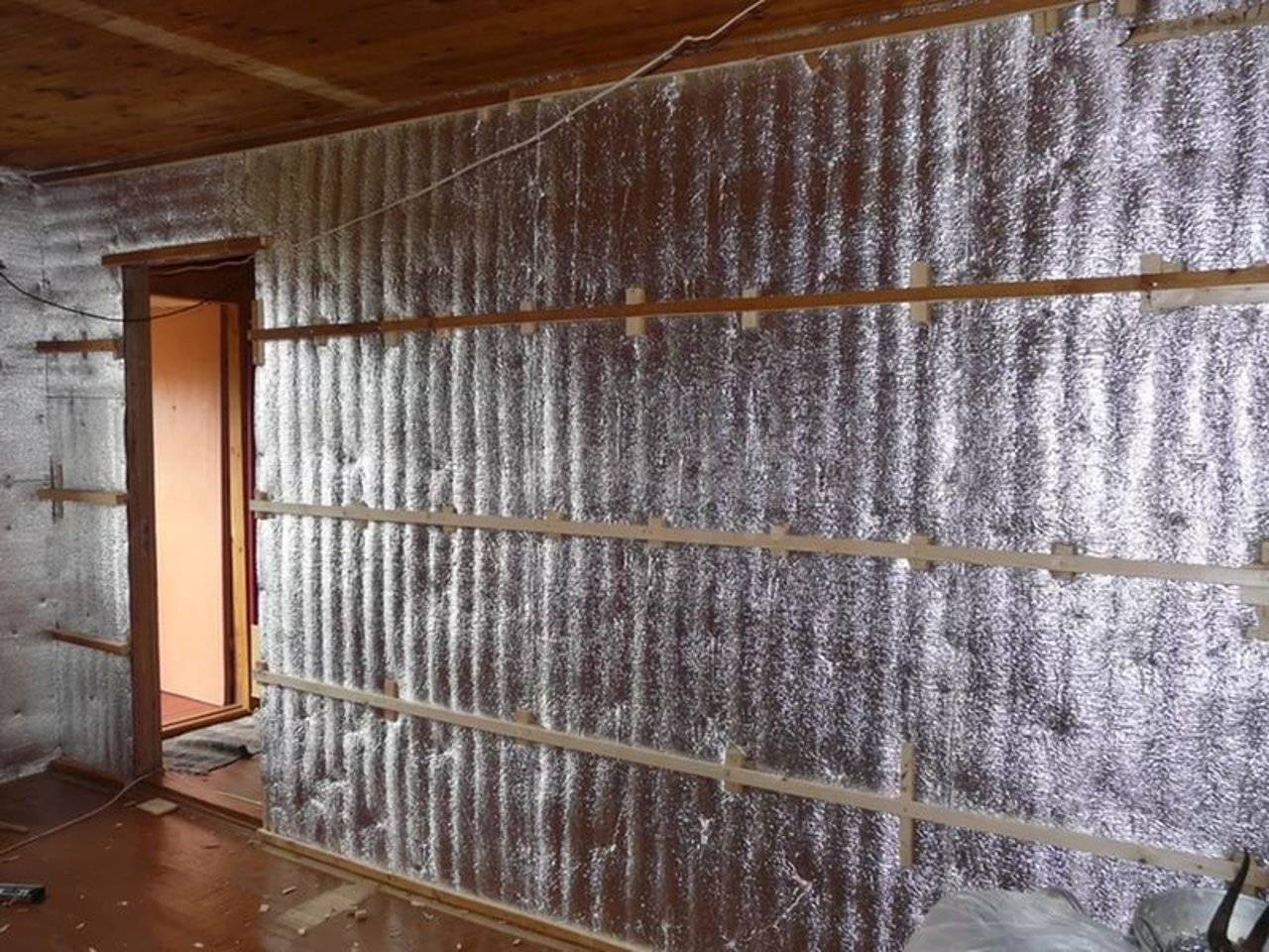 Правильное утепление стен изнутри частного дома своими руками несколькими способами
