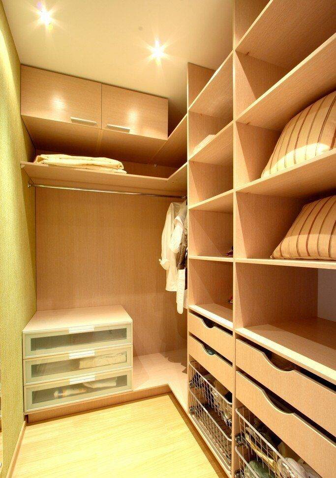 Гардеробная из кладовки (74 фото): как сделать маленькой комнаты кладовой в панельном доме гардероб