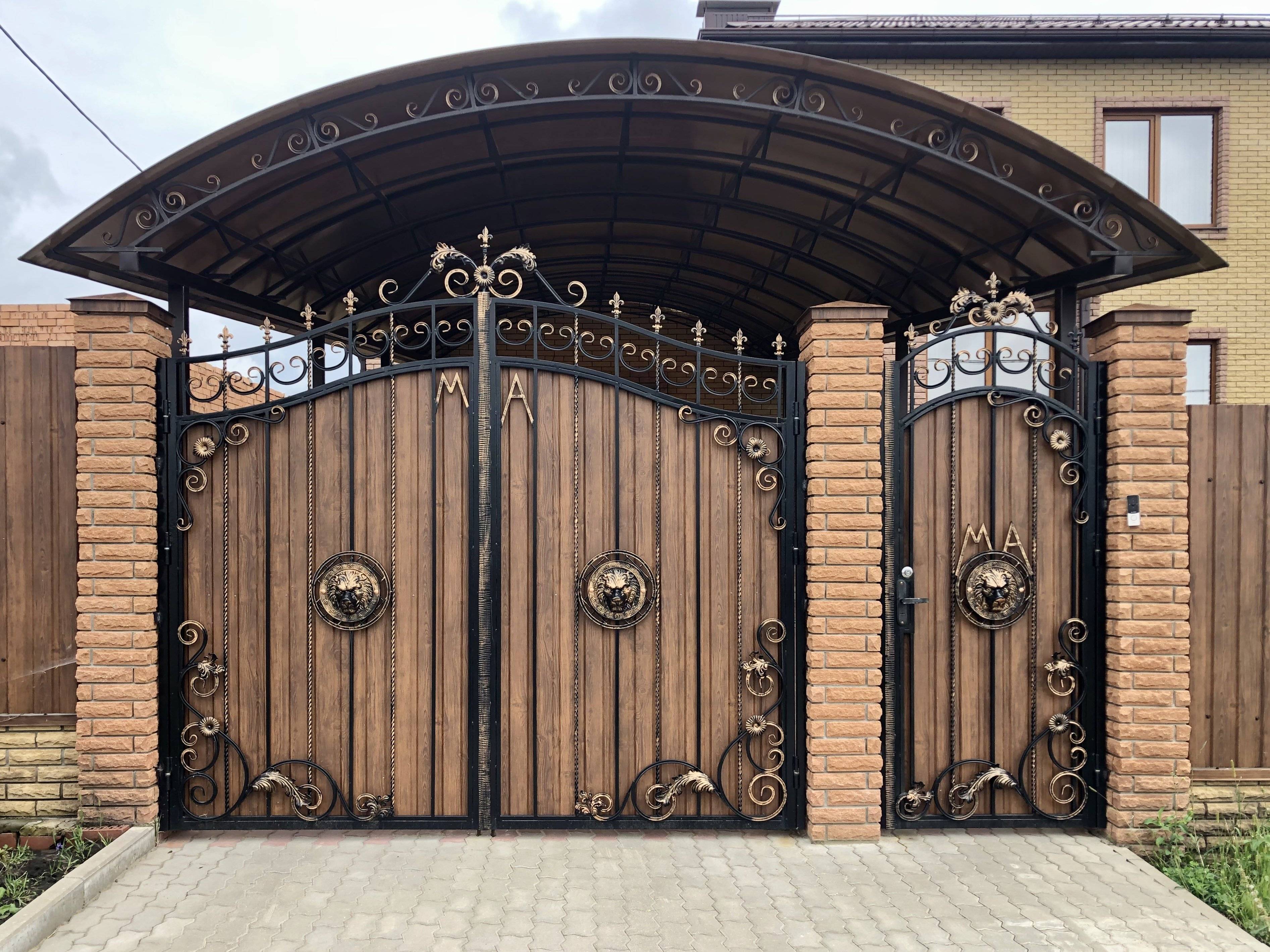 Распашные ворота на даче: красивые, оригинальные и стильные варианты распашных ворот (150 фото)